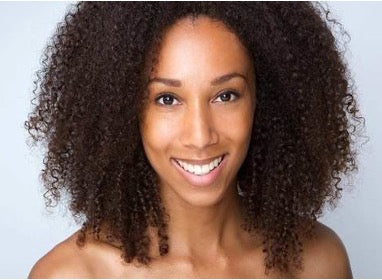 ¿Por qué deberías usar champú sin sulfato teniendo el cabello rizado?