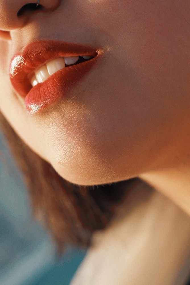 ¿Labios resecos? ¡Te traemos cinco remedios caseros para ayudarte!